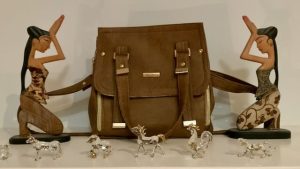 Vadon brown leather bag with gold trim