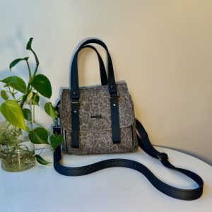 Leopard grey vadon bag with dark feature accents